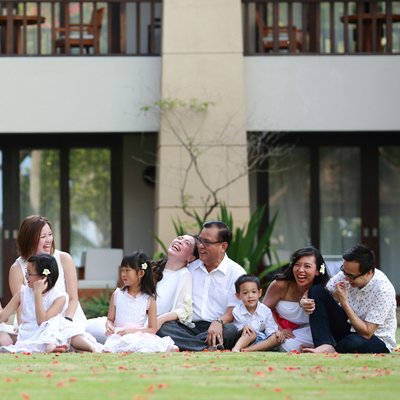 Foto Keluarga di Conrad Bali
