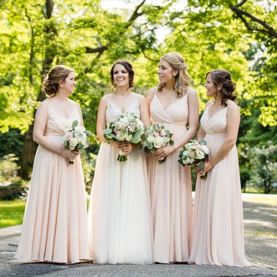 Bridemaids at Glen Foerd Mansion