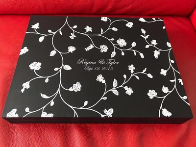 Custom designed wedding albums made in Italy branches
