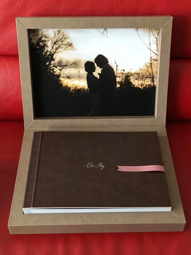 ​Brown leather wedding album with custom box made in Italy​.