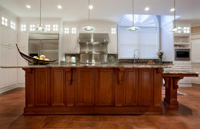 TRADITIONAL EPPING FOREST KITCHEN - ISLAND FRONT - HOLLY WIEGMANN - DESIGN 51 STUDIO