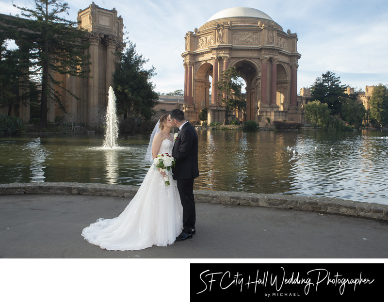 Wedding Photography in Front of the SF Palace of Fine Arts