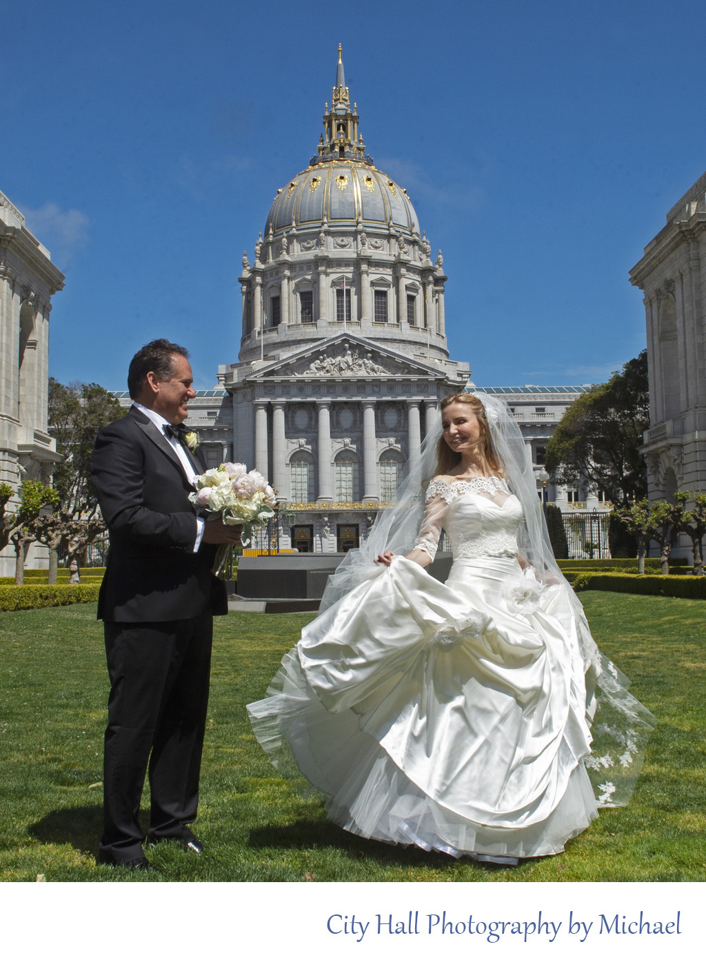 San Francisco City Hall Wedding Photographer - Exterior Image