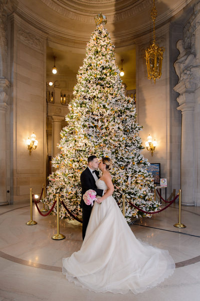 Christmas tree kiss at San Francisco City Hall