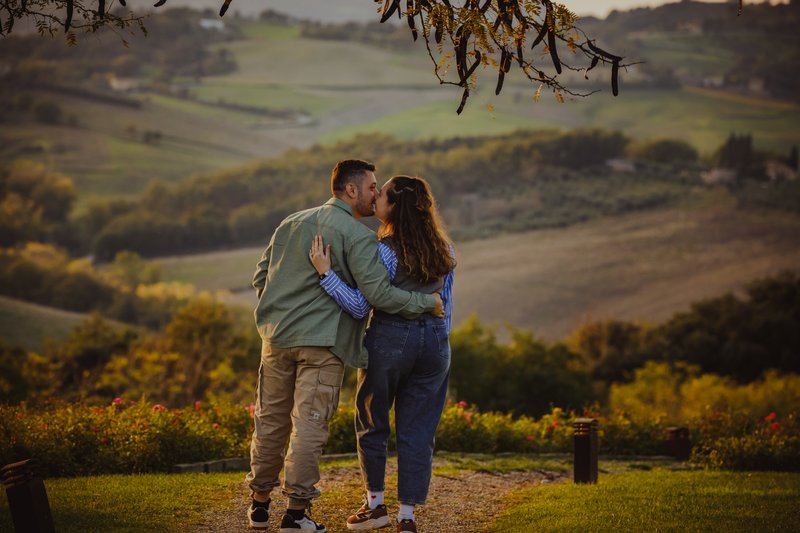 Couple photo tour in Tuscany