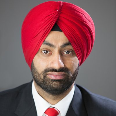 Real Estate Agent Professional Portrait in Mississauga