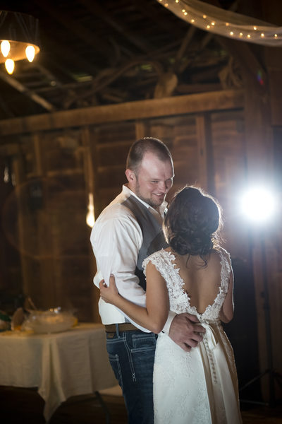 Photographer-Wedding-Noblesville-Stoney-Creek-Farm