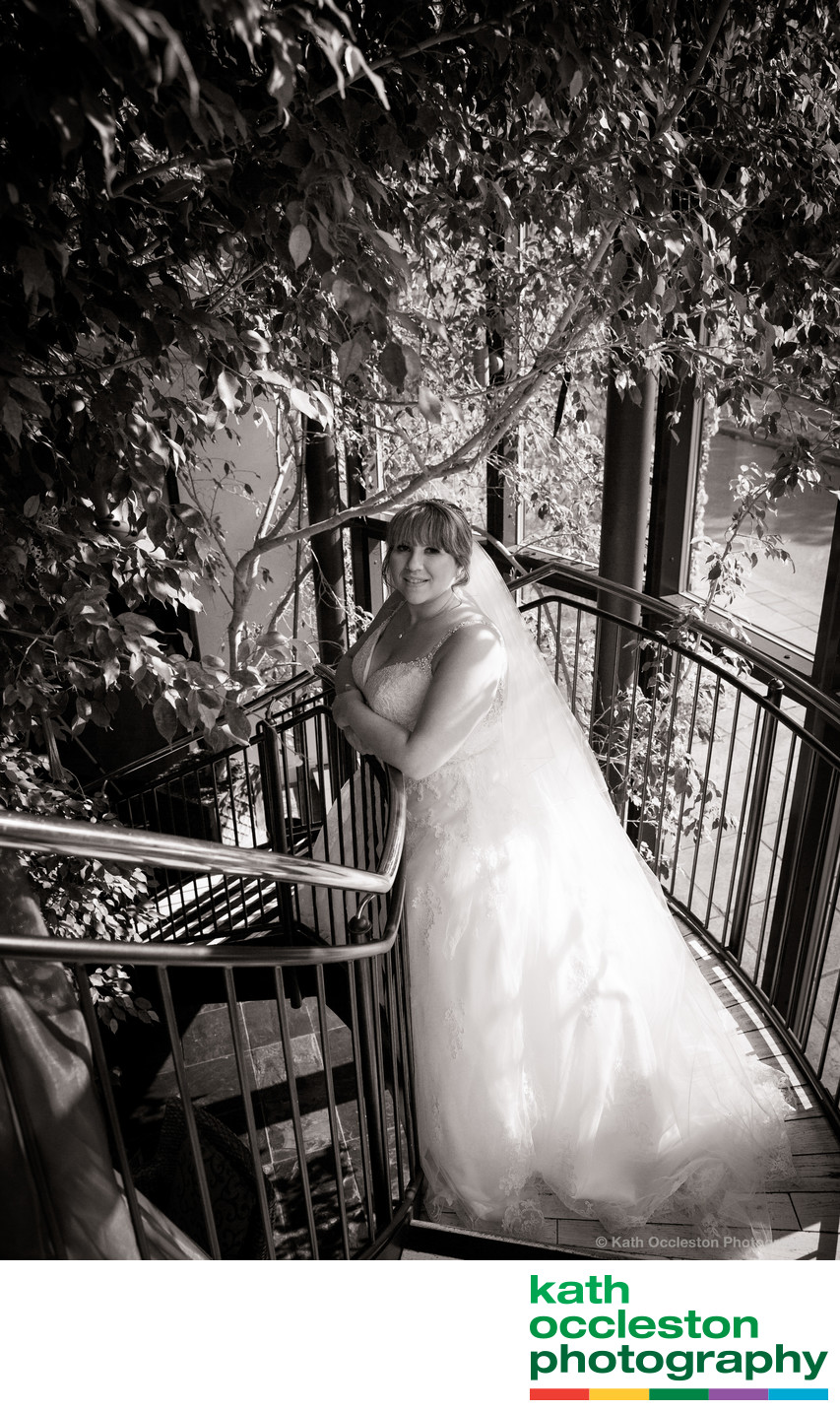 Bride on the staircase, Lazaats, Hull