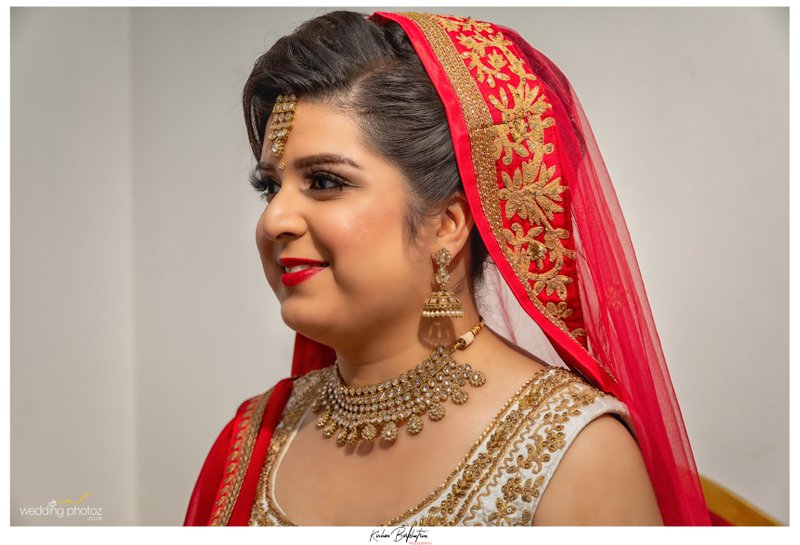 indian bride hindu wedding swaminarayan temple uk