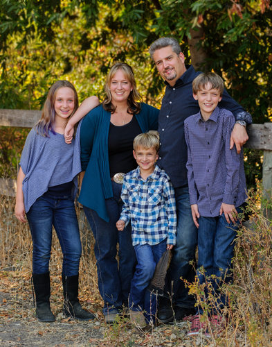 Family Portraits in the San Francisco Bay Area in a beautiful Outdoor setting