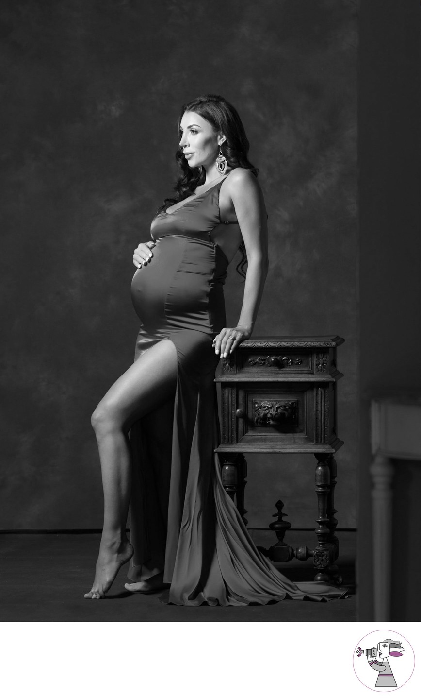 Radiant Maternity Portrait of a Beautiful Mother-to-Be