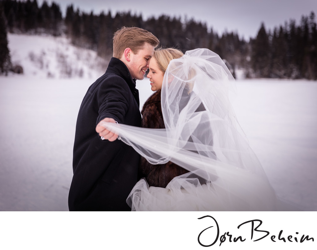 Bryllupsfotograf på Tryvann i Oslo - Se jornbeheim.no