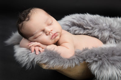 Flotte nyfødtbilder i studio finner du hos fotografen