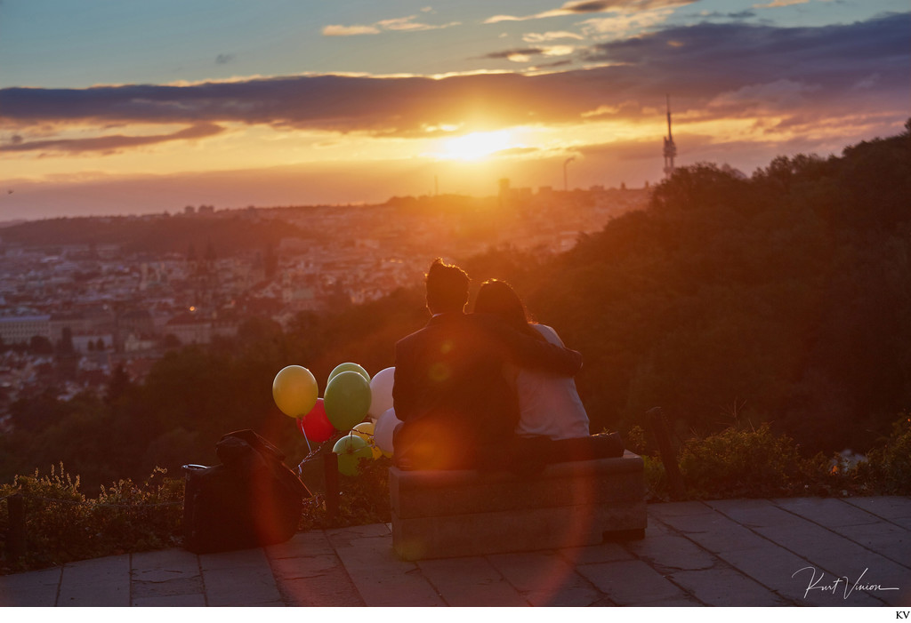 marriage proposal in Prague captured at sunrise
