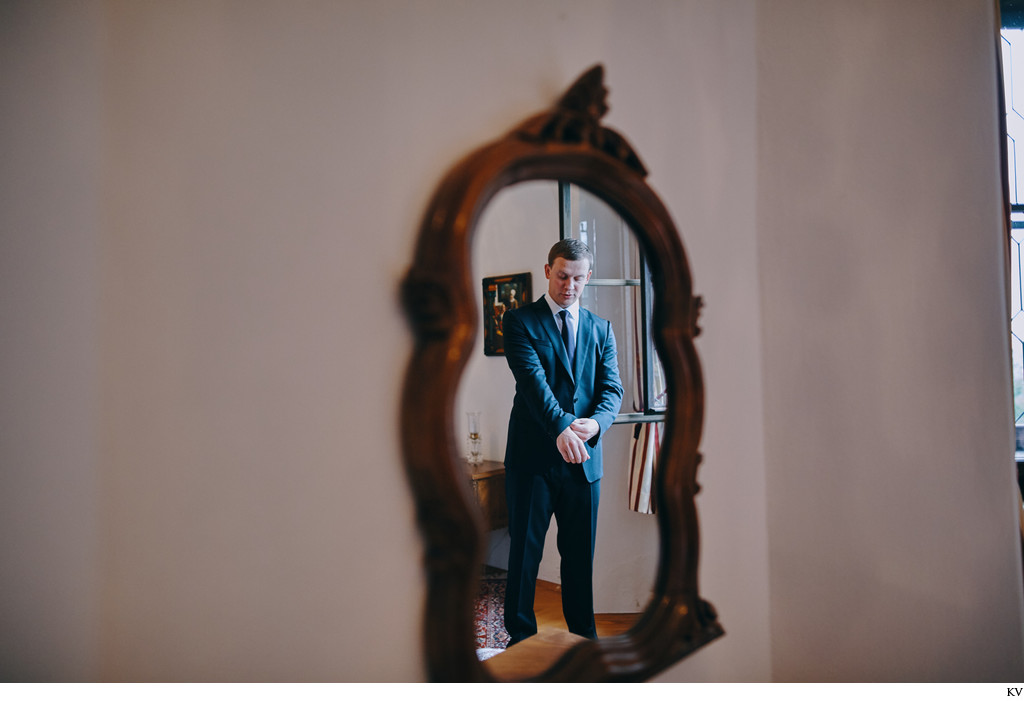 Hluboka nad Vltavou Castle wedding groom & mirror