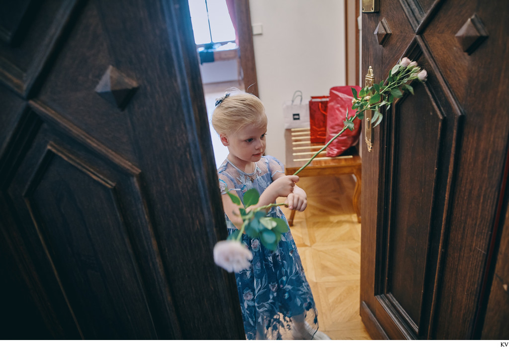 Hluboka nad Vltavou Castle wedding flower girl