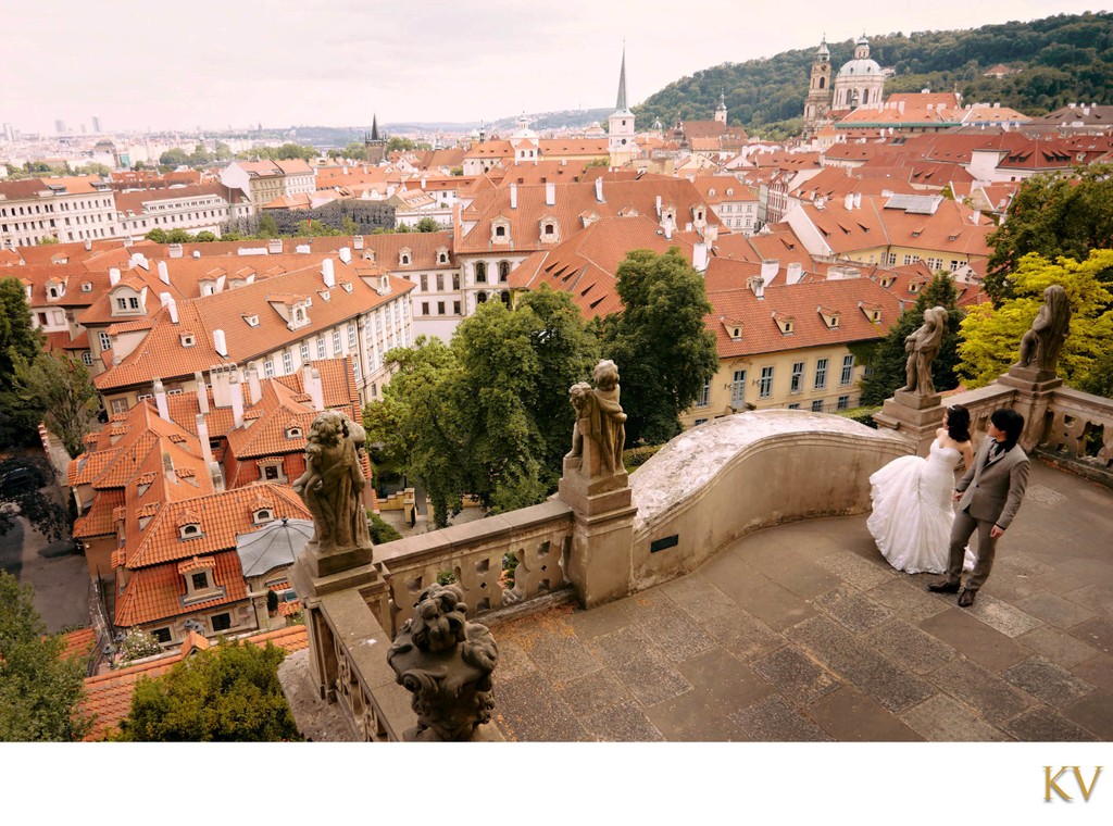 Sophisticated, timeless, atmospheric weddings Prague