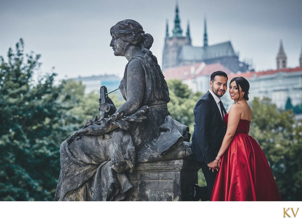 Fine art lifestyle photos of gorgeous COUPLES Prague