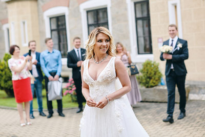 Hluboka nad Vltavou Castle wedding 1st look