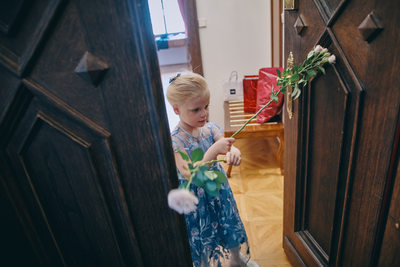 Hluboka nad Vltavou Castle wedding flower girl