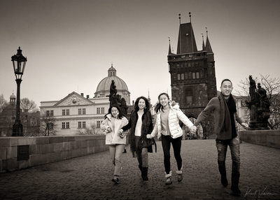 reportage family styled portraits Prague Charles Bridge