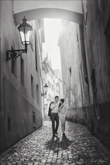 Walking in Prague - A love story - B&W photo