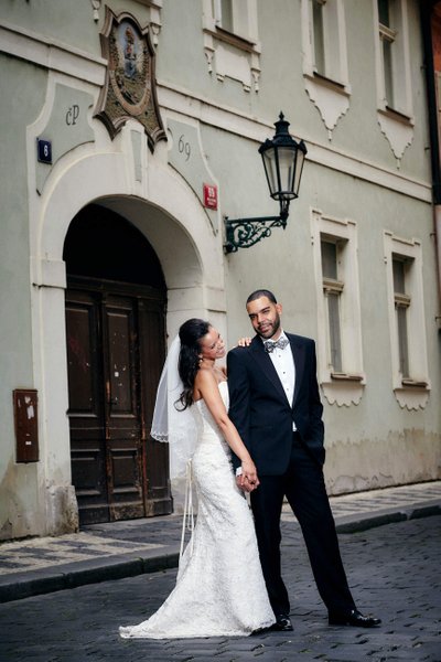 Sexy New Yorkers wedding style in Prague