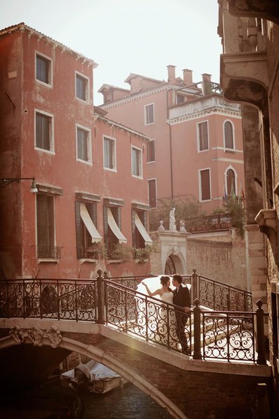 backlit bride & groom Venice Honeymoon photos