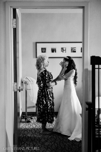 Mother Daughter Moment at The Blackwell Wedding