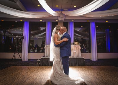 FIRST DANCE PICTURES: JACARANDA COUNTRY CLUB WEDDING