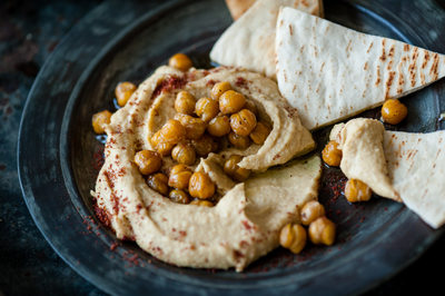 Roasted Chickpeas on Hummus with Pita Chips