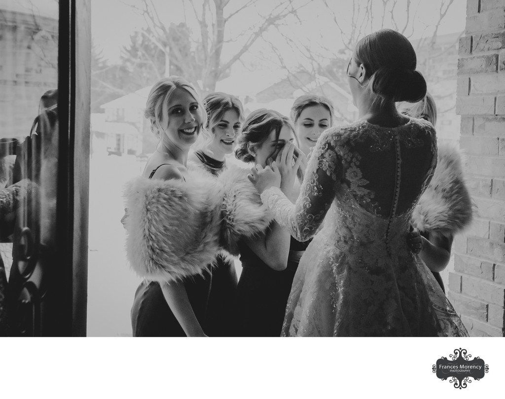 Photojournalism Captures a First Look with Bridesmaids