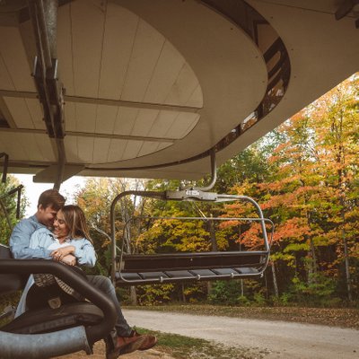 Blue Mountain Engagement Pictures in the Fall