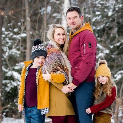 Family Photos Wearing Red and Yellow:  Meaford Photographer
