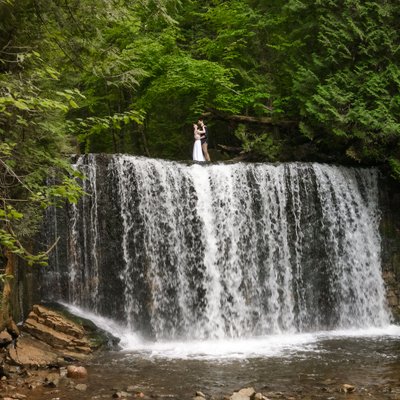 Hoggs Falls Engagement in The Waterfall