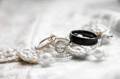 Bridal Accessories:  Roseville Estate Wedding Photographer
