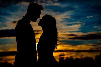 5 Tips for Epic Northern VA Sunset Engagement Pictures
