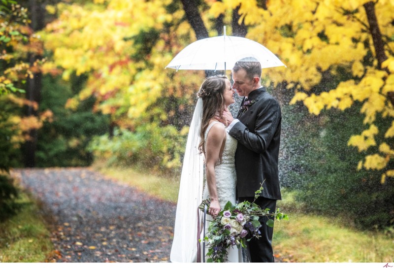 Rainy day Bride and groom in Hemlock Ravine Park 