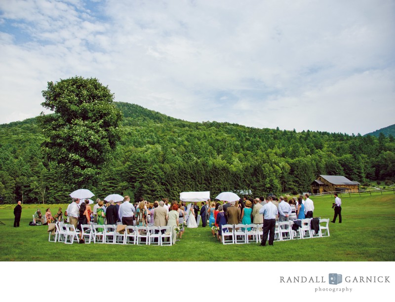 outdoor-ceremony-mountain-view-riverside-farm-vermont