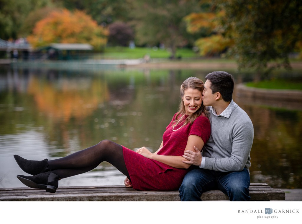Fall engagement photos at the Boston Public Gardens