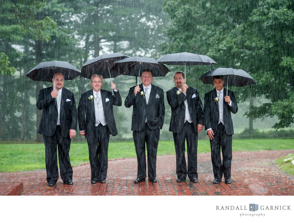best Rainy wedding day photo ideas