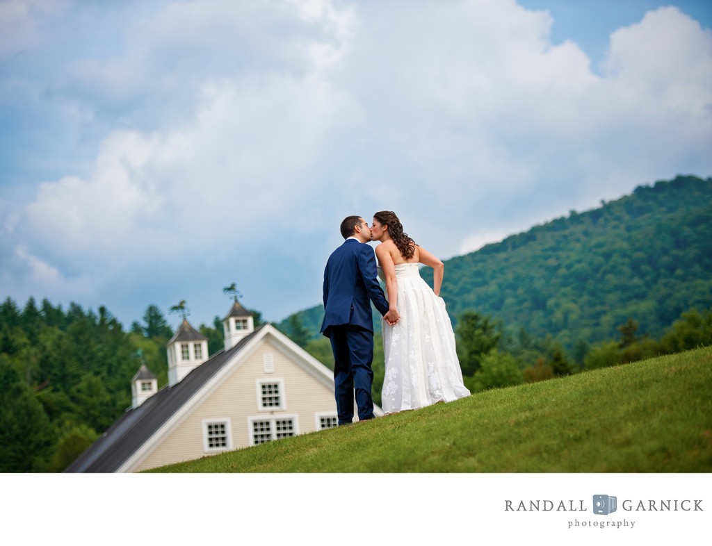 mountain-view-couple-riverside-farm-vermont