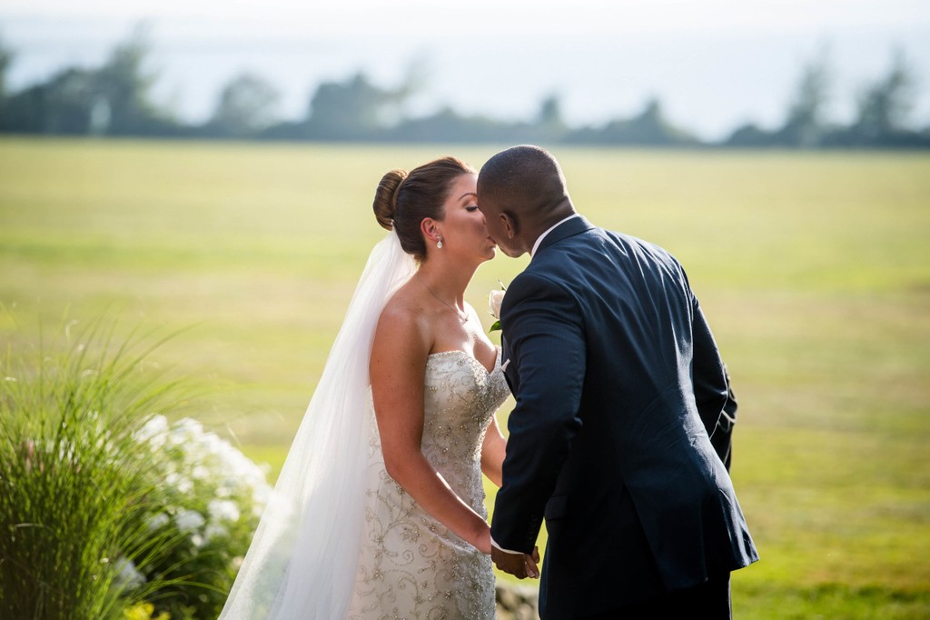 Ceremon kiss at Blithewold Mansion wedding