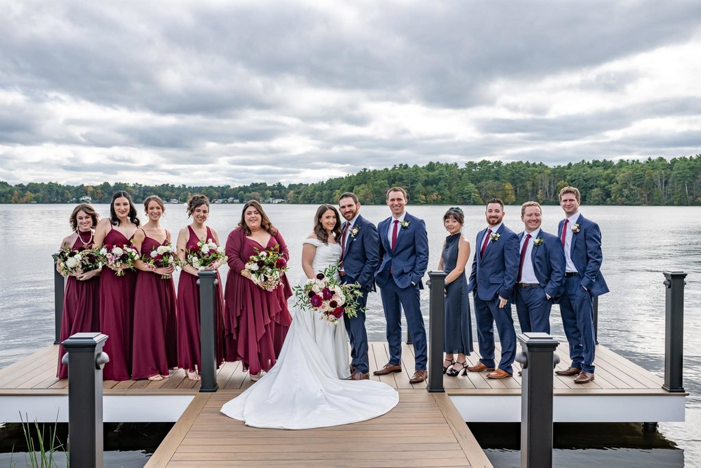 lakehouse-halifax-wedding-party-on-dock