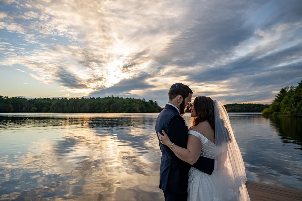 sunset-lakefront-wedding-portraits-the-lakehouse-halifax