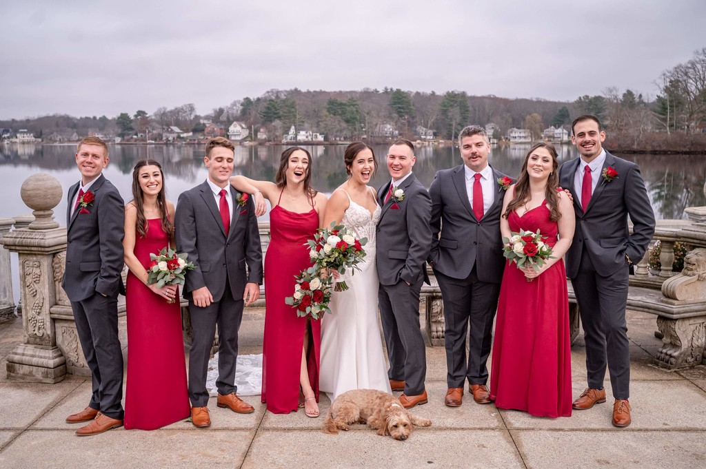 bridal-party-and-dog-grand-view-mendon-lakeview