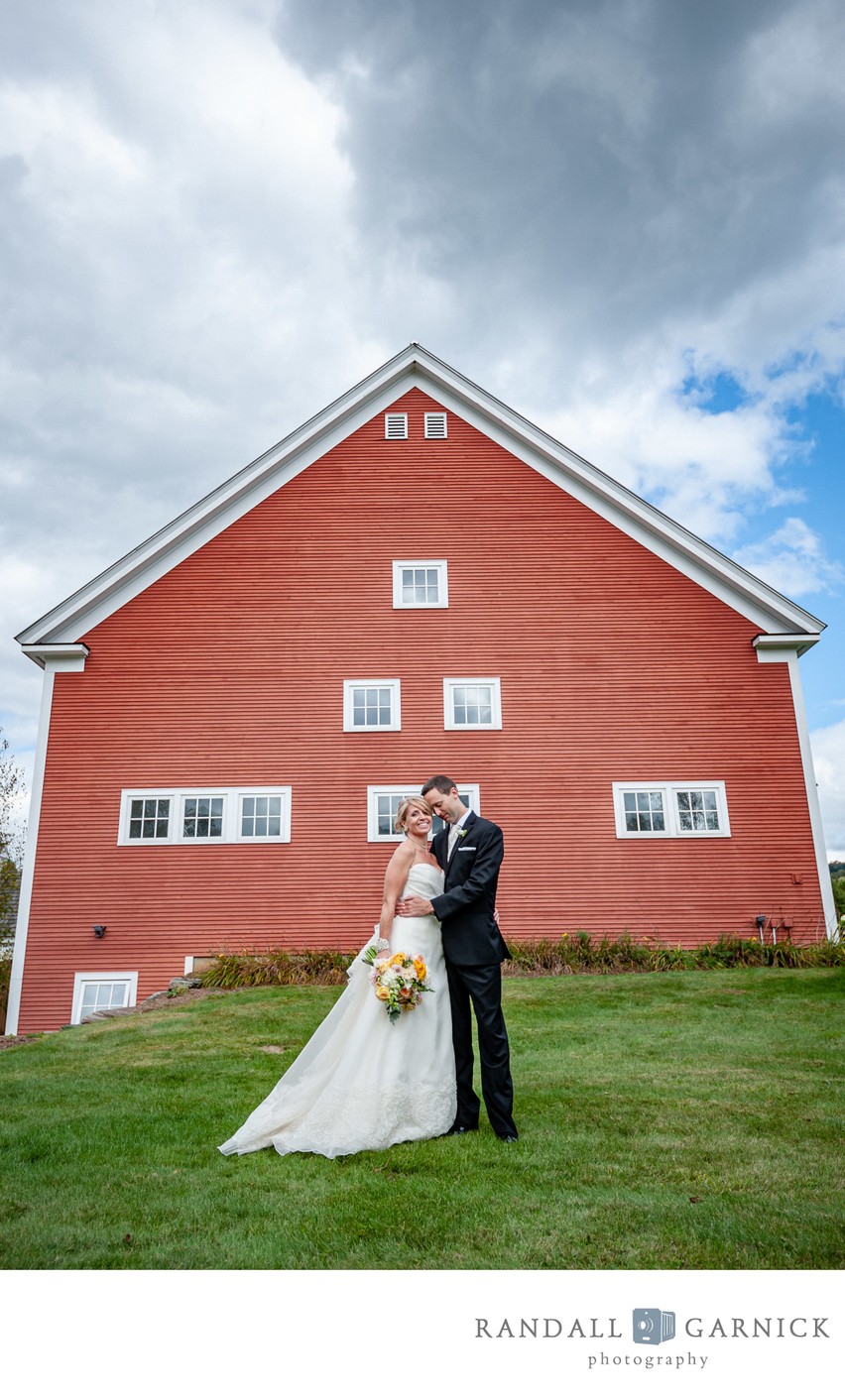 red-barn-wedding-riverside-farm-vermont