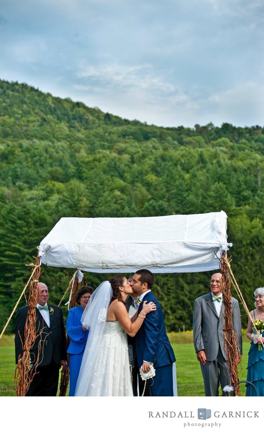 outdoor-ceremony-vermont-riverside-farm-wedding