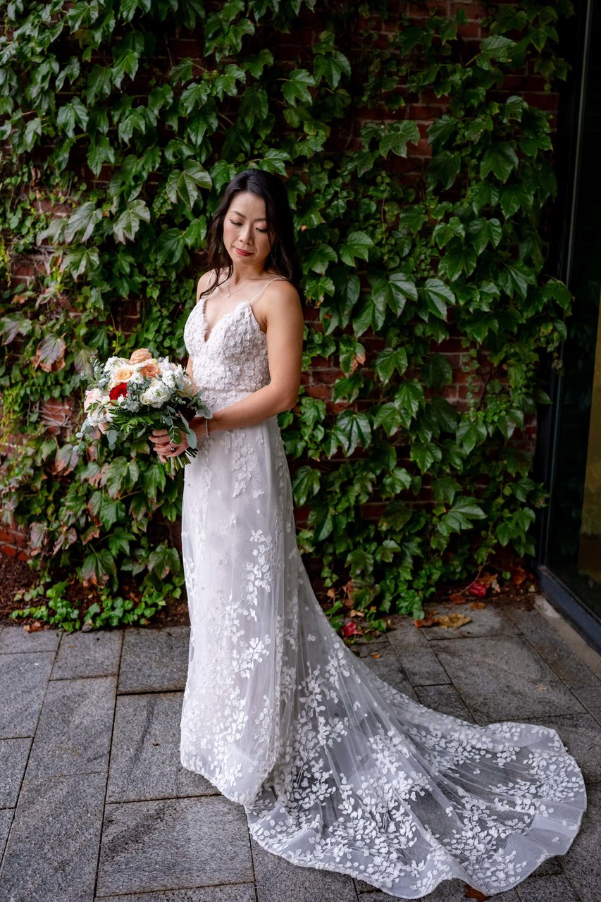 Bride portrait with ivy backdrop at deCordova Museum weddings