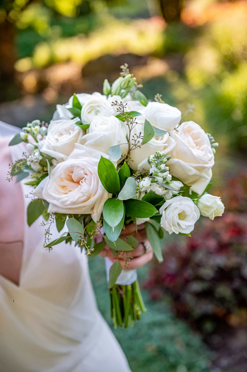 Close-up of bridal bouquet at Elm Bank weddings